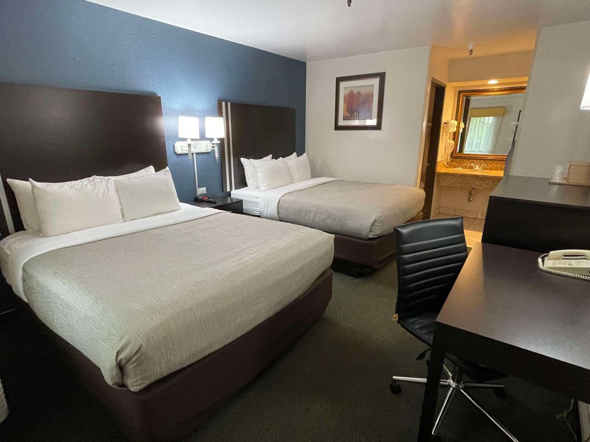 Quality Inn Ontario Airport Convention Center Exterior foto